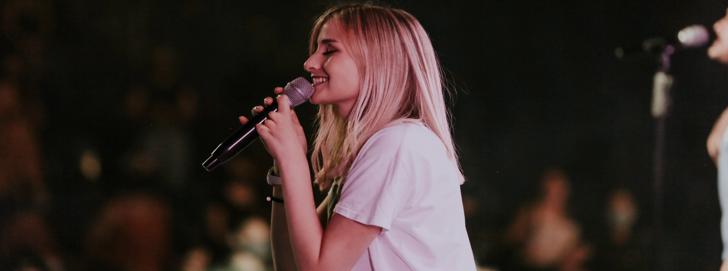 girl_singing
